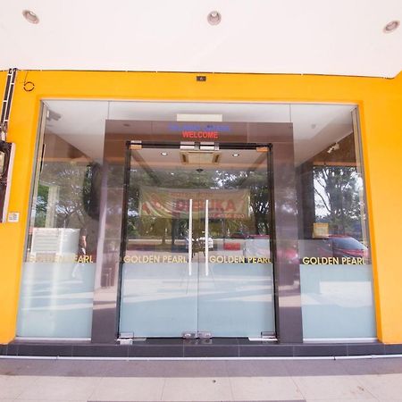 Golden Pearl Hotel Near Universiti Tun Hussein Onn Malaysia Uthm Batu Pahat Exterior foto